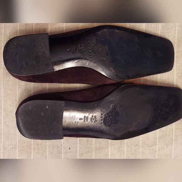 Flat suede luxury shoes - Picture 3 of 3